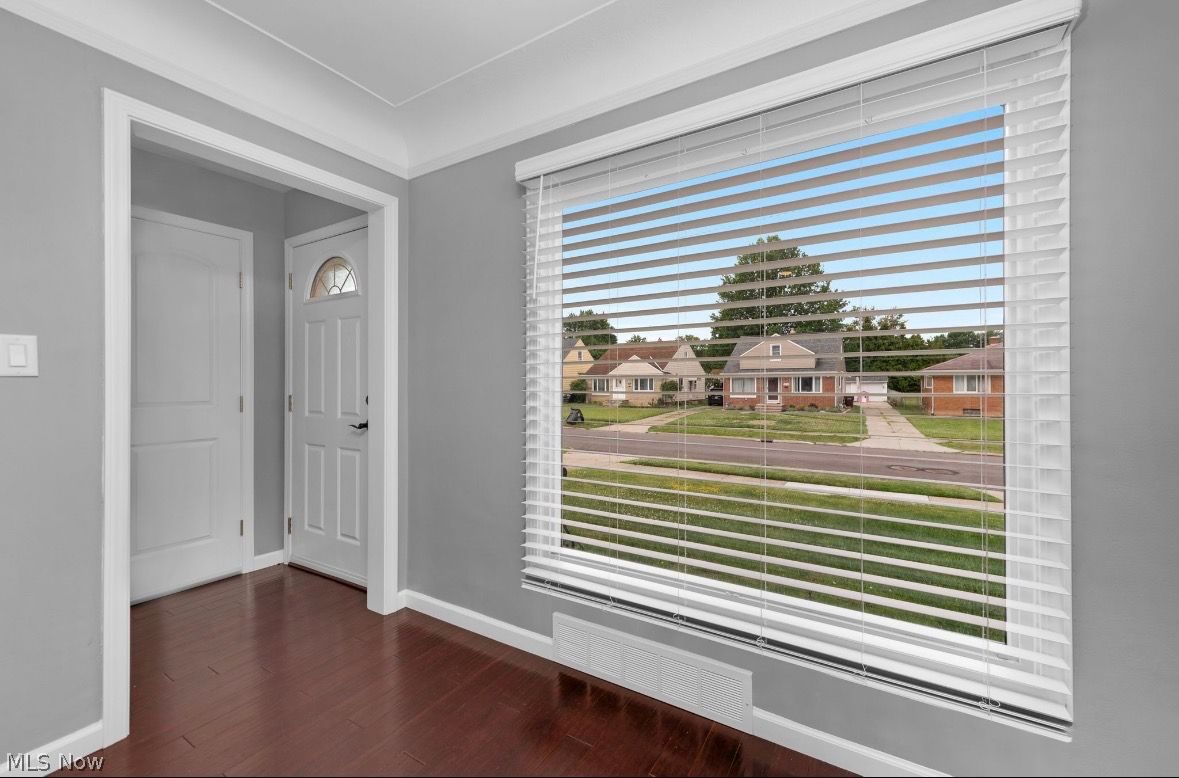 6431 Keltonshire Road Parma, OH 44129 - Photo 6 of 39 Gallery Image 6