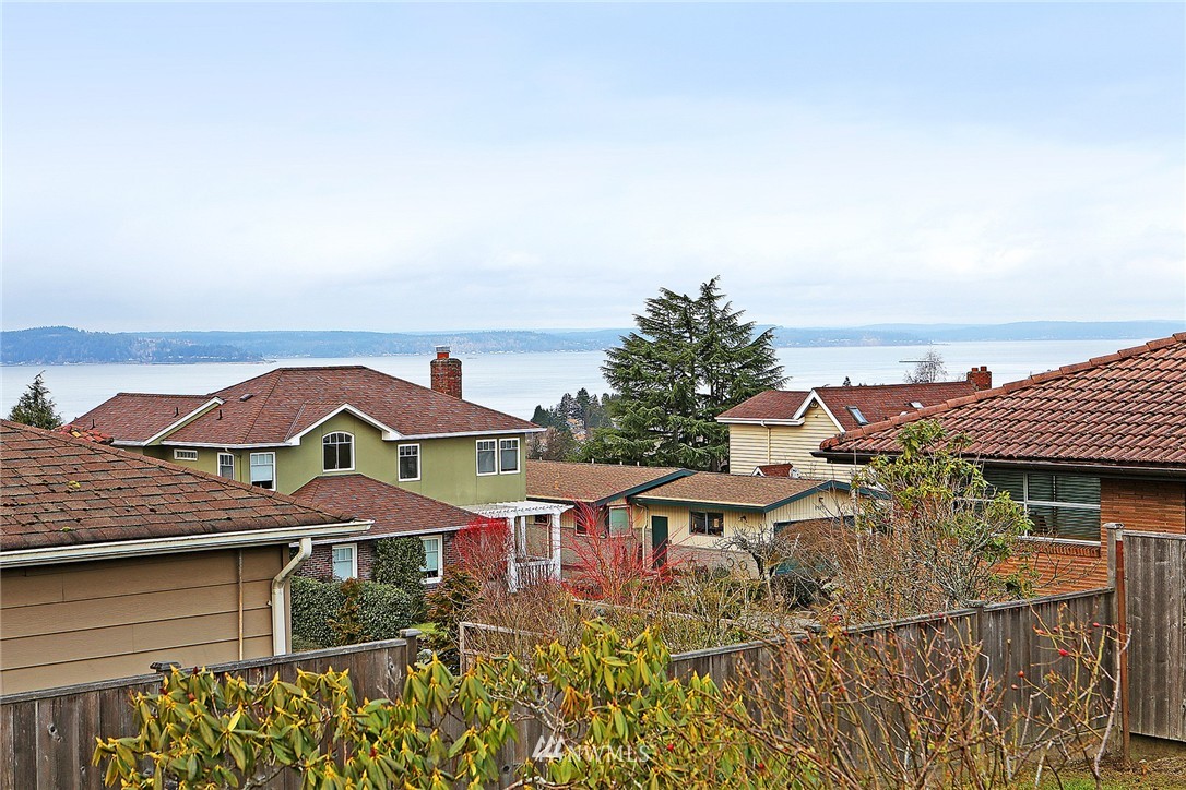3916 Southwest Frontenac Street Seattle, WA 98136 - Photo 2 of 25