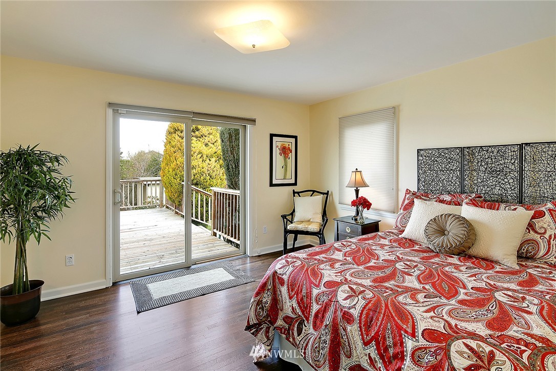 3916 Southwest Frontenac Street Seattle, WA 98136 - Photo 12 of 25