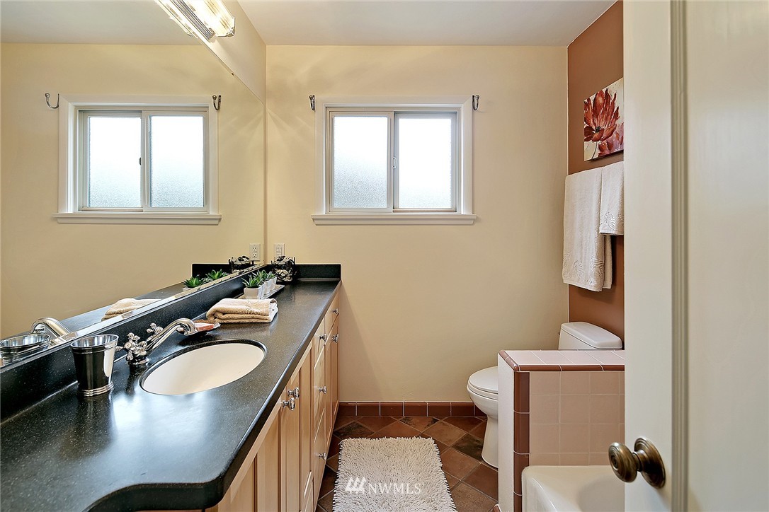 3916 Southwest Frontenac Street Seattle, WA 98136 - Photo 16 of 25