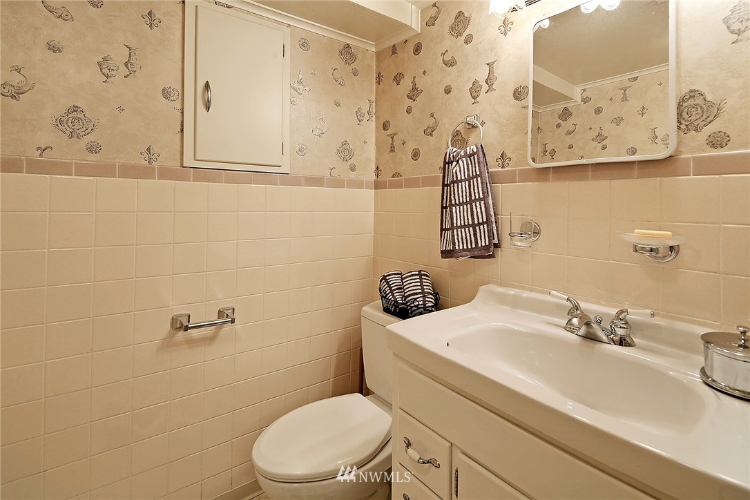 3916 Southwest Frontenac Street Seattle, WA 98136 - Photo 17 of 25