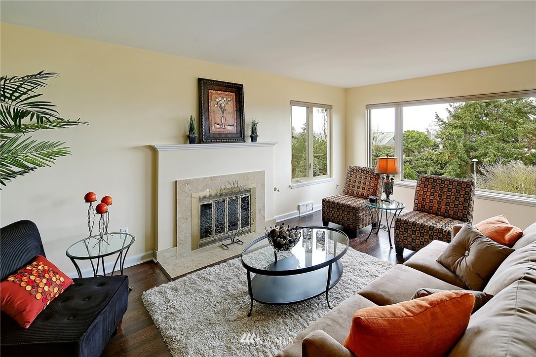 3916 Southwest Frontenac Street Seattle, WA 98136 - Photo 4 of 25