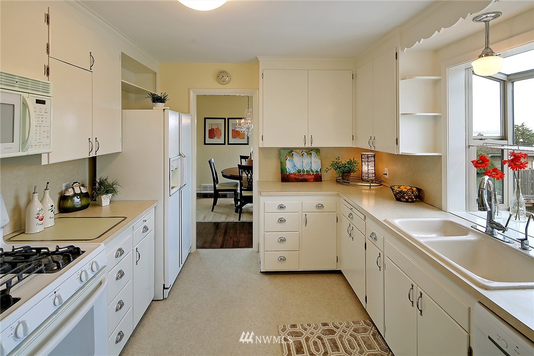 3916 Southwest Frontenac Street Seattle, WA 98136 - Photo 7 of 25