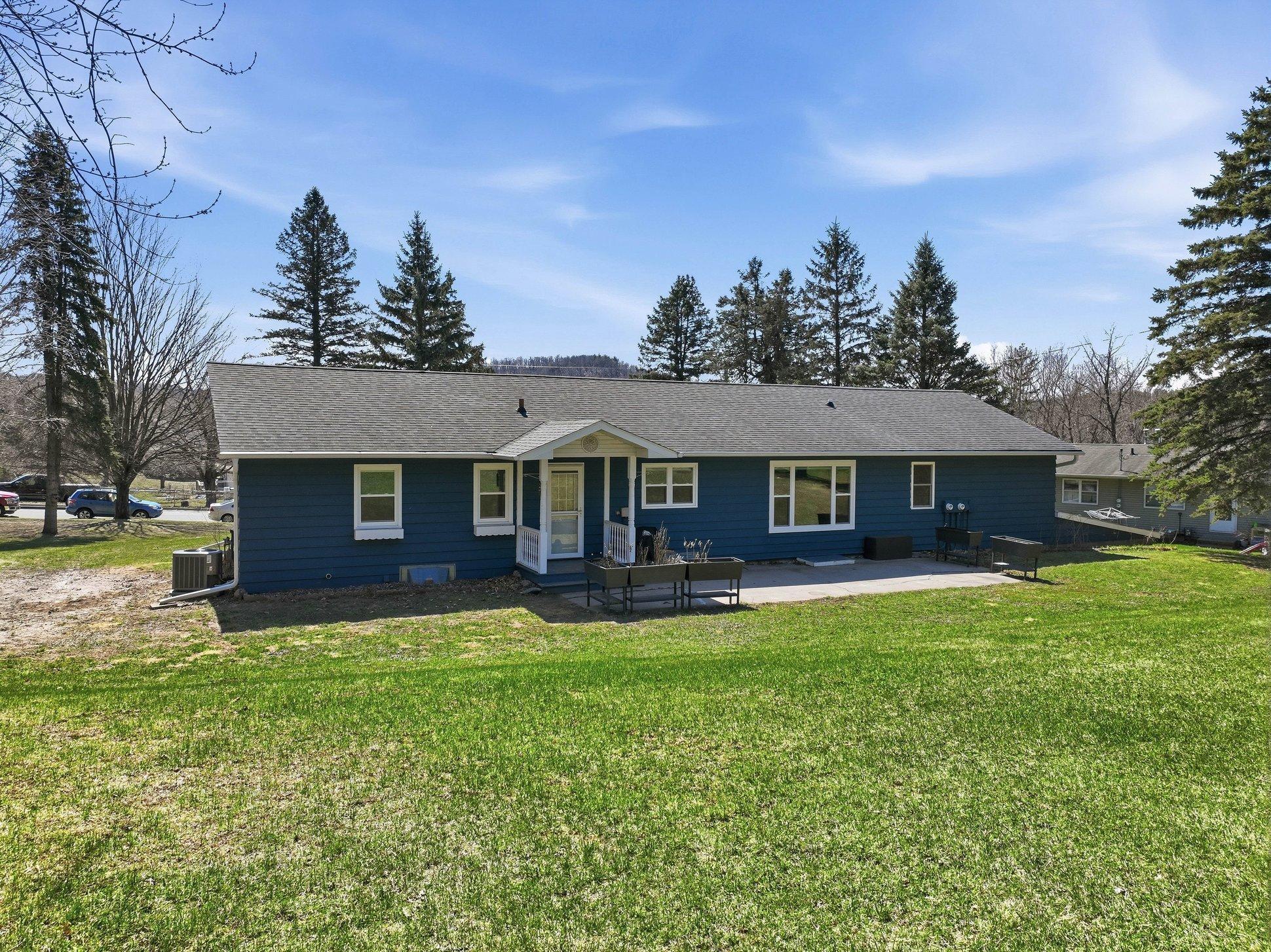 404 Drier Street Durand, WI 54736 - Photo 4 of 35