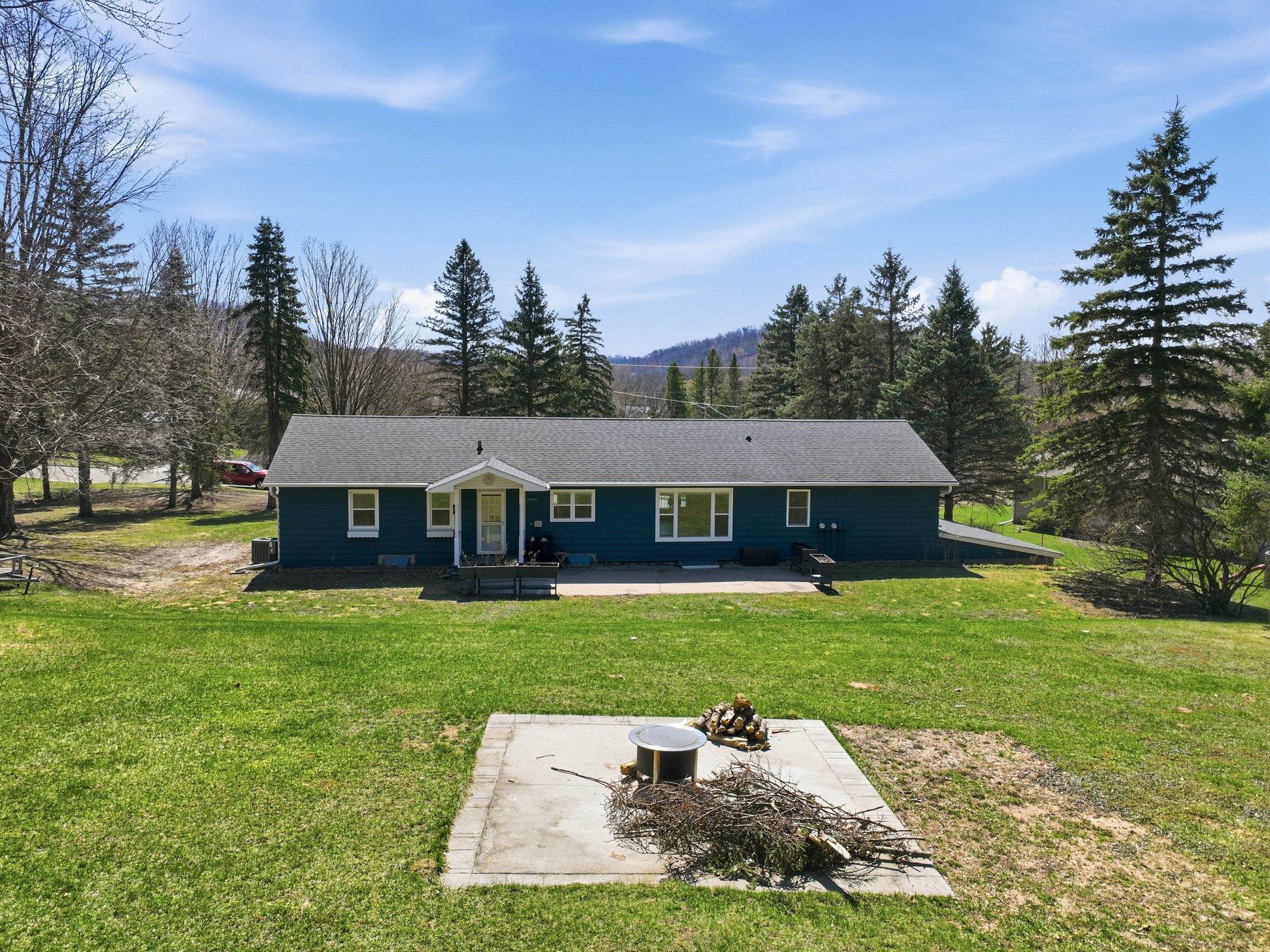 404 Drier Street Durand, WI 54736 - Photo 5 of 35