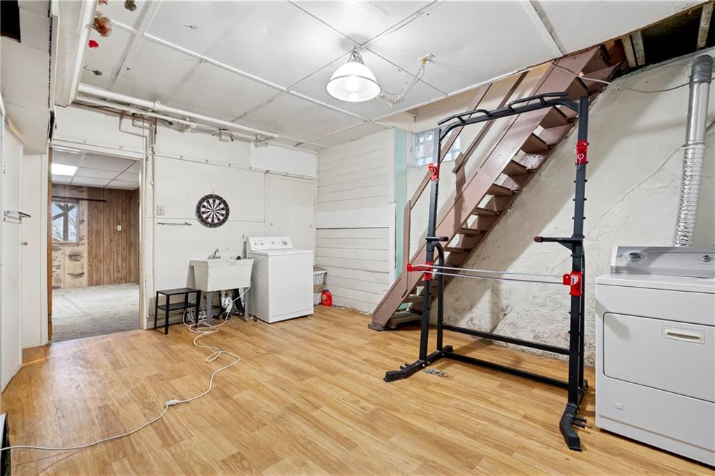 2725 Sumner Street Pittsburgh, PA 15203 - Photo 25 of 37 a view of a room with gym equipment