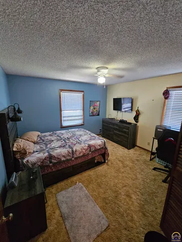 $264,500 | 2925 Rio Vista Drive, Emporia, KS 66801