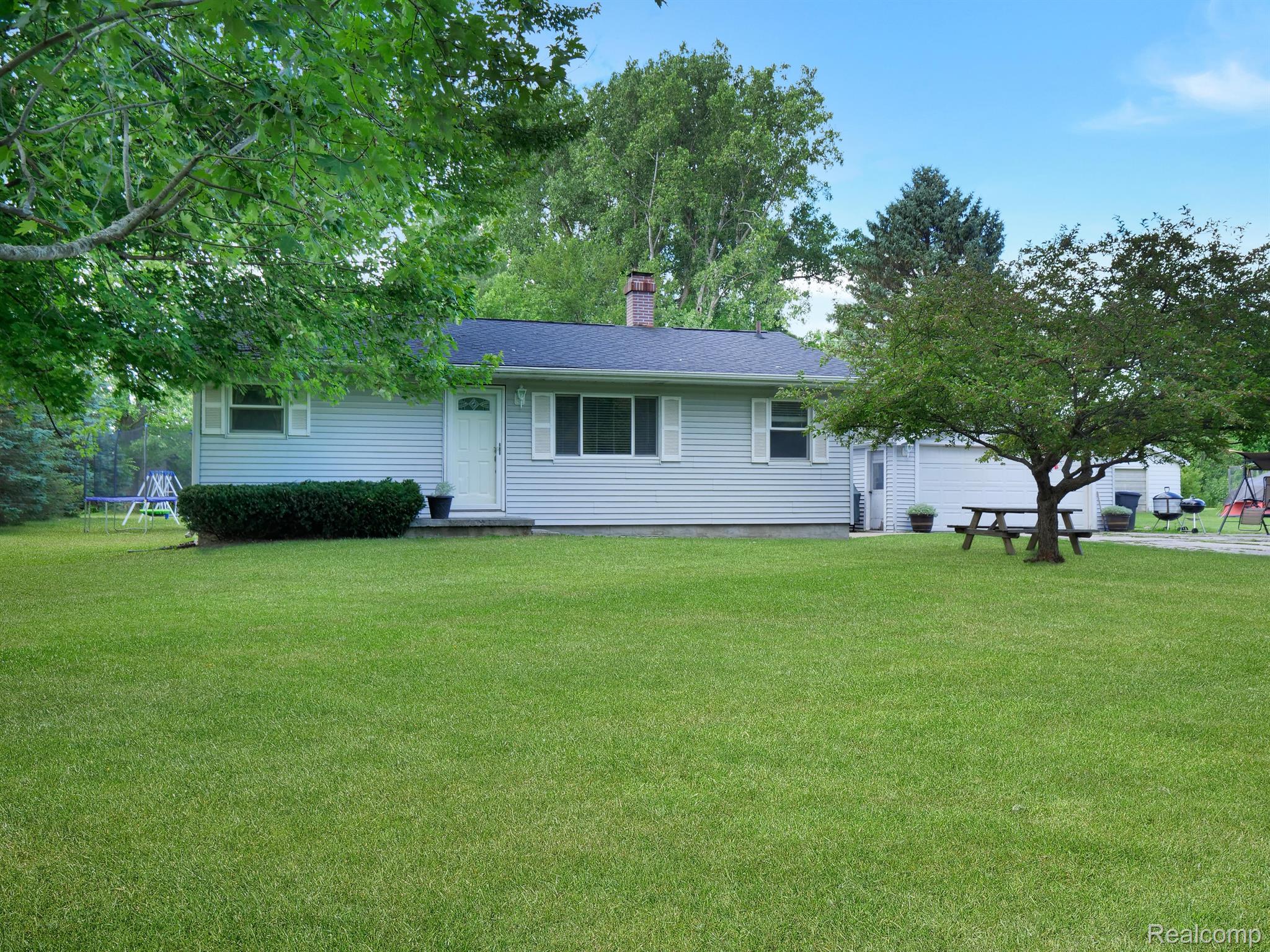 5268 West Vienna Road Clio, MI 48420 - Photo 2 of 22