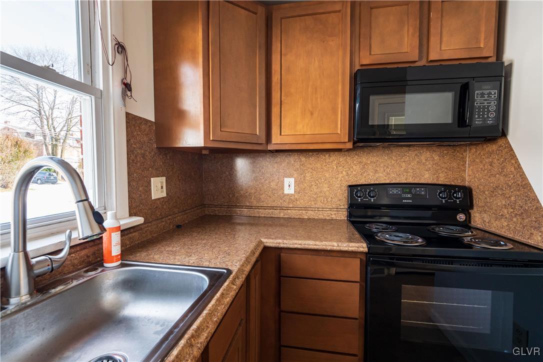 1055 Ridge Avenue Allentown, PA 18102 - Photo 8 of 25 Gallery Image 8