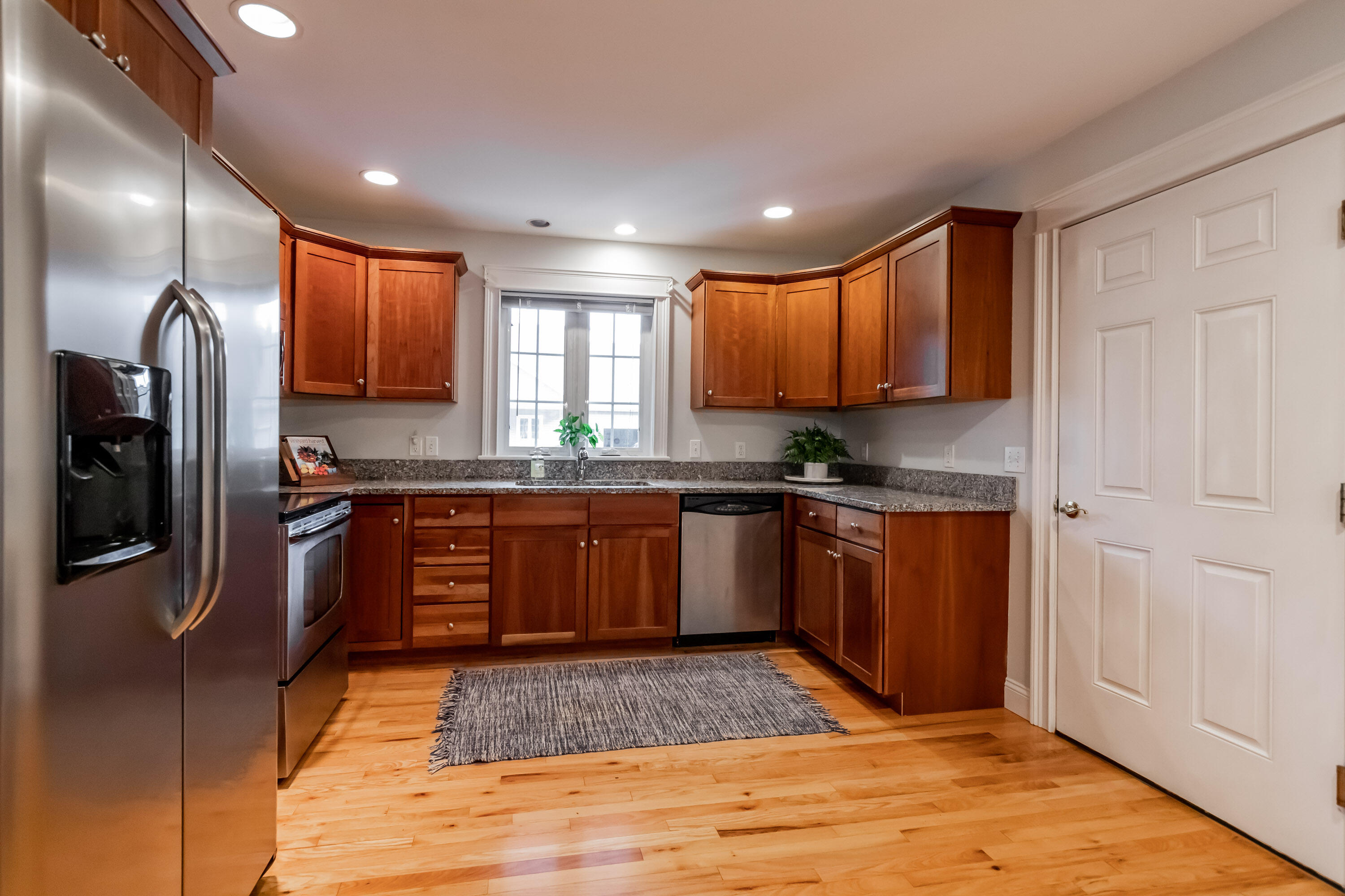 4 Sand Point Lane, Unit 3 Cumberland Foreside, ME 04110 - Photo 6 of 39 20231016ms-81014