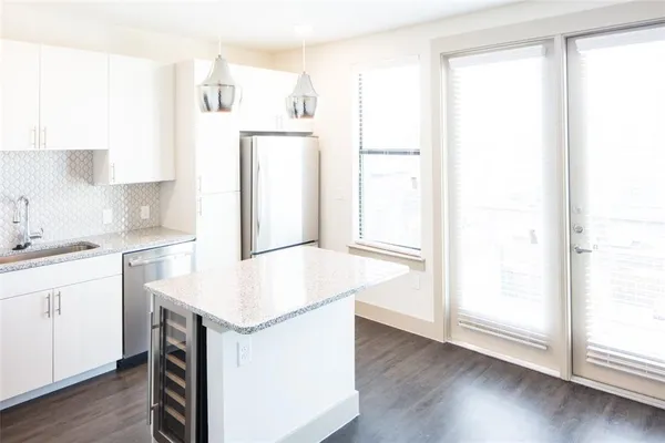 $2,407 | 2103 Moser Avenue, Unit 308, Dallas, TX 75206