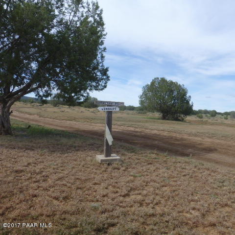 116 West Off Ten Tank Road Williams, AZ 86046 - Photo 1 of 24 Left Turn
