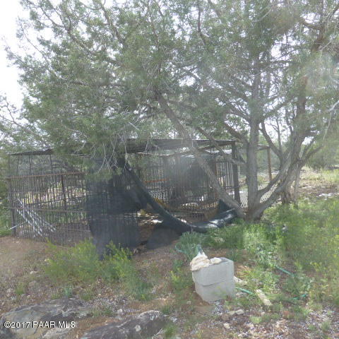 116 West Off Ten Tank Road Williams, AZ 86046 - Photo 6 of 24 Animal pen