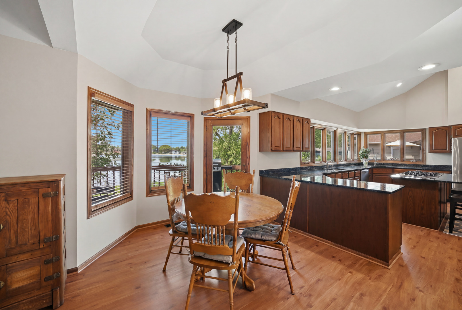 534 Whispering Pines Road Lindenhurst, IL 60046 - Photo 26 of 50