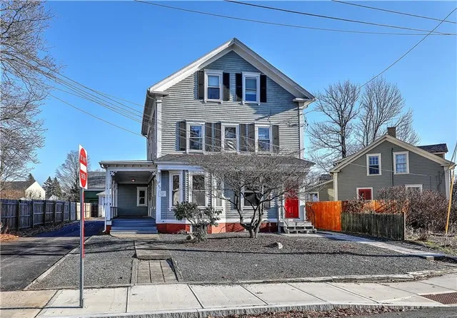 $2,500 | 292 Pleasant Street, Unit 1, East Providence, RI 02916