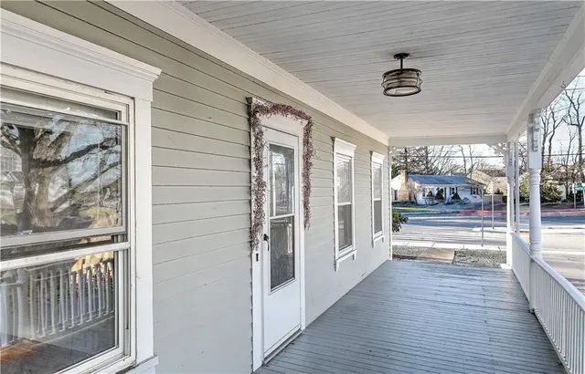 $2,500 | 292 Pleasant Street, Unit 1, East Providence, RI 02916