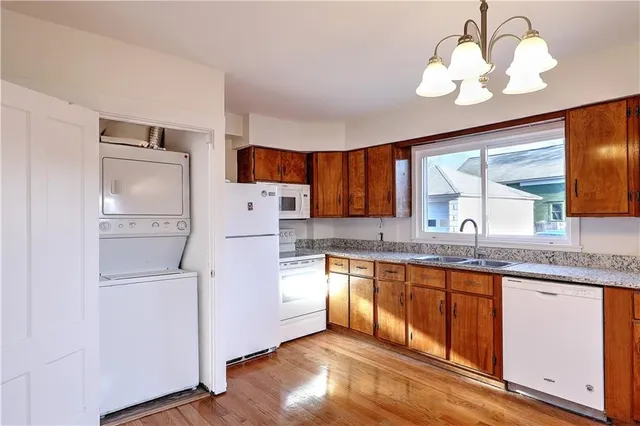 $2,500 | 292 Pleasant Street, Unit 1, East Providence, RI 02916