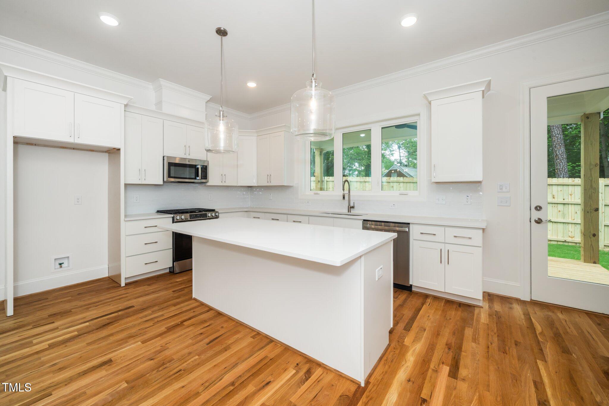 905 Deboy Street Raleigh, NC 27606 - Photo 13 of 33 14-web-or-mls-905 Deboy (10 of 33)