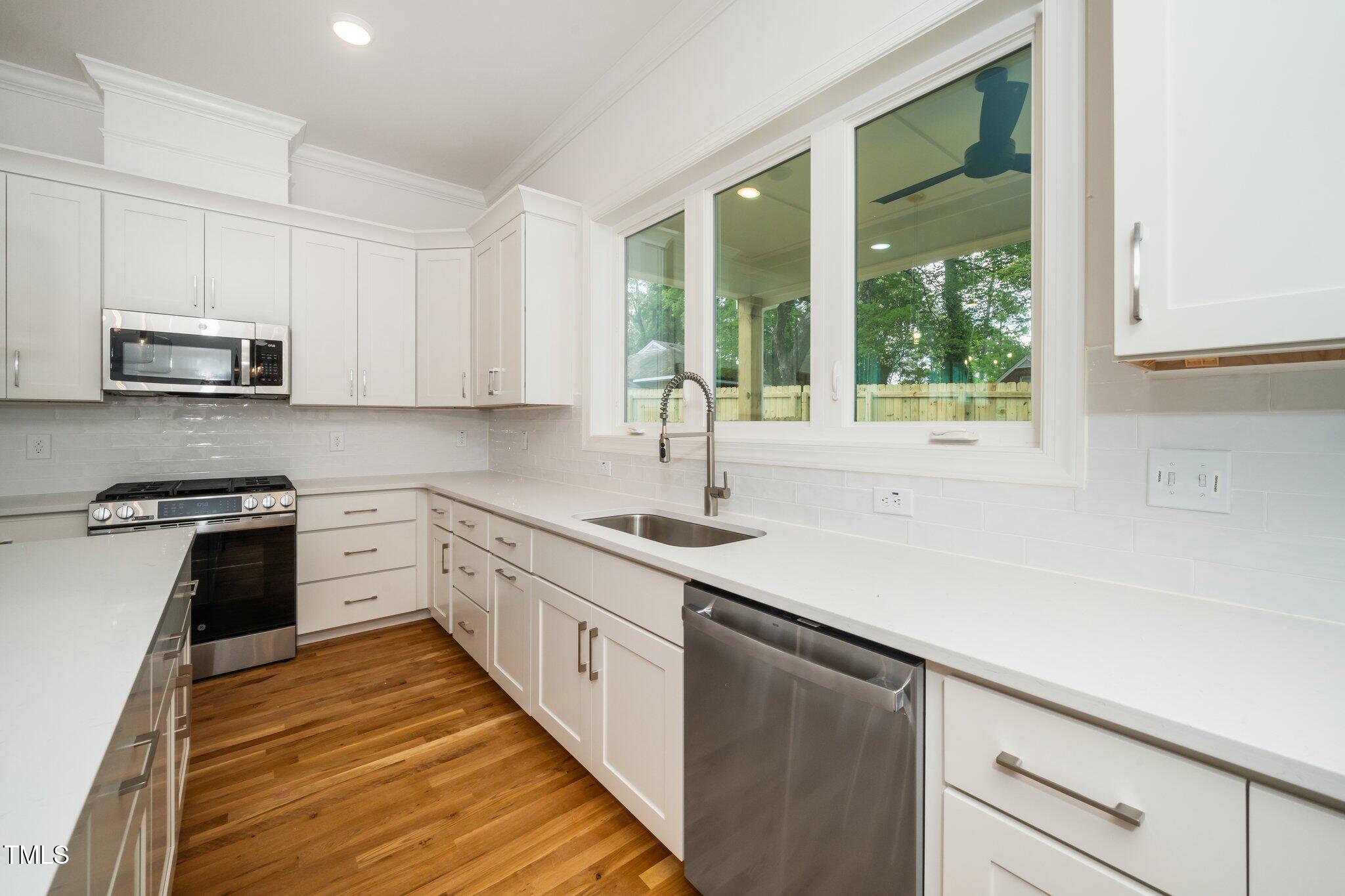 905 Deboy Street Raleigh, NC 27606 - Photo 15 of 33 16-web-or-mls-905 Deboy (12 of 33)