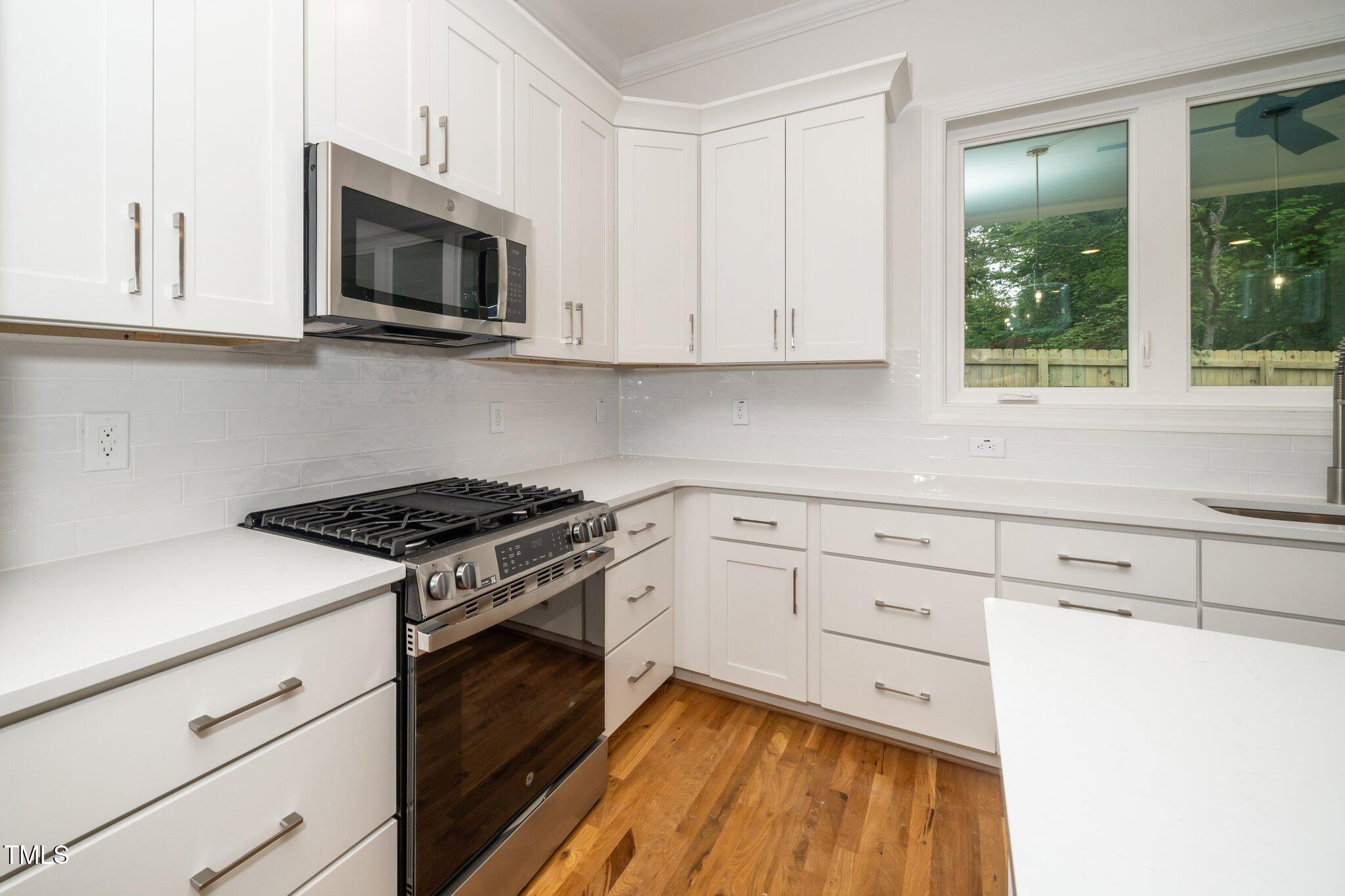 905 Deboy Street Raleigh, NC 27606 - Photo 16 of 33 17-web-or-mls-905 Deboy (13 of 33)