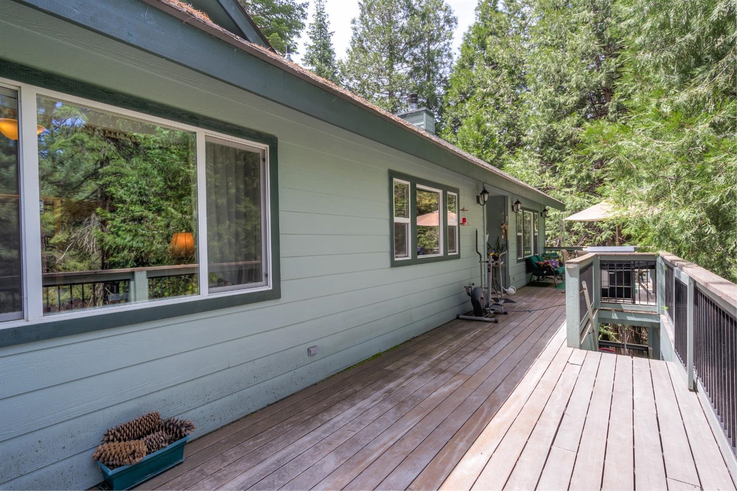 7703 Forest Drive Fish Camp, CA 93623 - Photo 43 of 48 a house view with a seating space