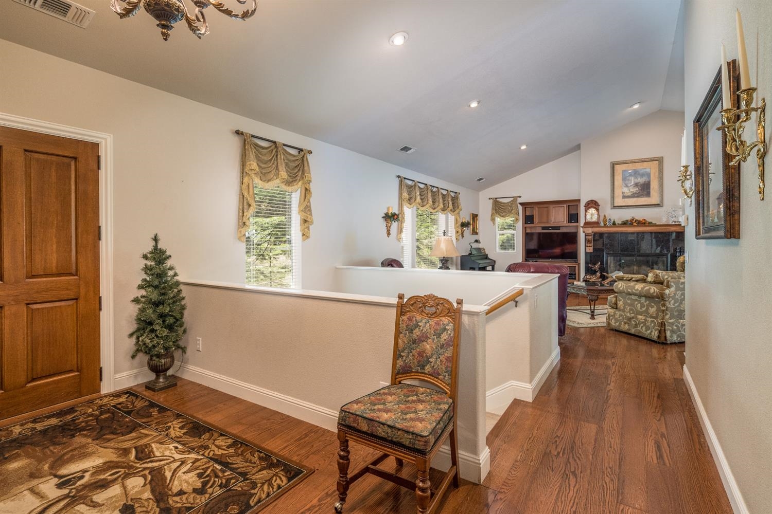 7703 Forest Drive Fish Camp, CA 93623 - Photo 7 of 48 a living room with furniture and a window