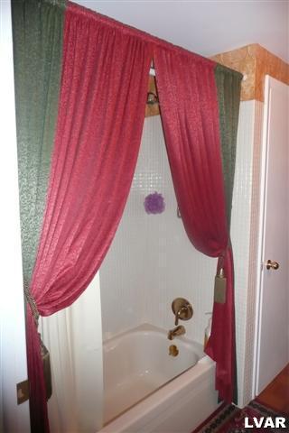 5587 Emmaus Road Emmaus, PA 18049 - Photo 13 of 21 Gallery Image 13