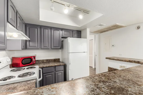 $133,500 | 3601 West Tierra Buena Lane, Unit 247, Phoenix, AZ 85053