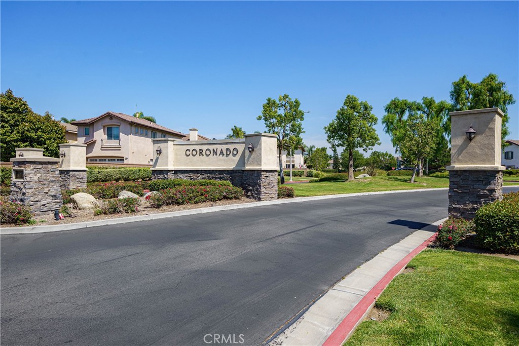 11377 Brookglen Court Riverside, CA 92505 - Photo 9 of 35