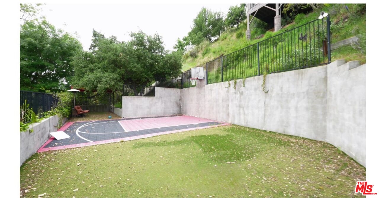 1833 Roscomare Road Los Angeles, CA 90077 - Photo 6 of 6