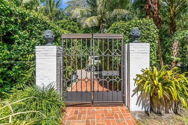 $10,250 | 4255 Lennox Drive, Miami, FL 33133