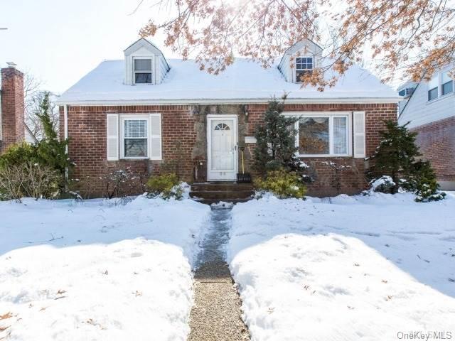 94 Kent Road Valley Stream, NY 11580 - Photo 1 of 1 Front View