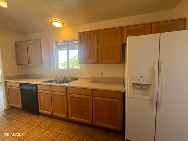 $1,400 | 1377 Leon Way, Sierra Vista, AZ 85635