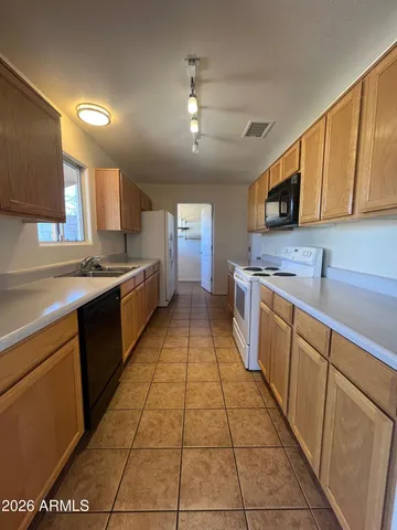 $1,400 | 1377 Leon Way, Sierra Vista, AZ 85635