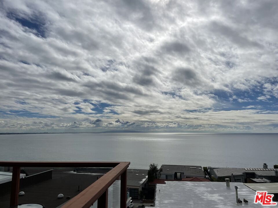 18254 Wakecrest Drive Malibu, CA 90265 - Photo 4 of 5