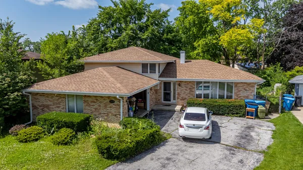 $319,999 | 12836 South Apple Lane, Alsip, IL 60803