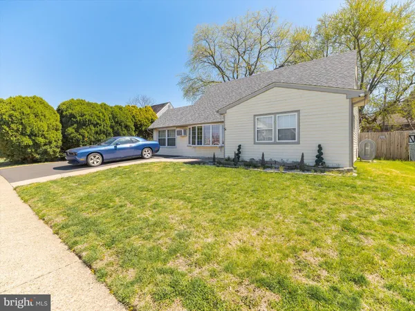 $440,000 | 51 Junewood Drive, Levittown, PA 19055
