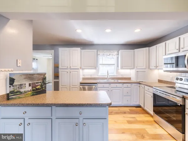 $440,000 | 51 Junewood Drive, Levittown, PA 19055