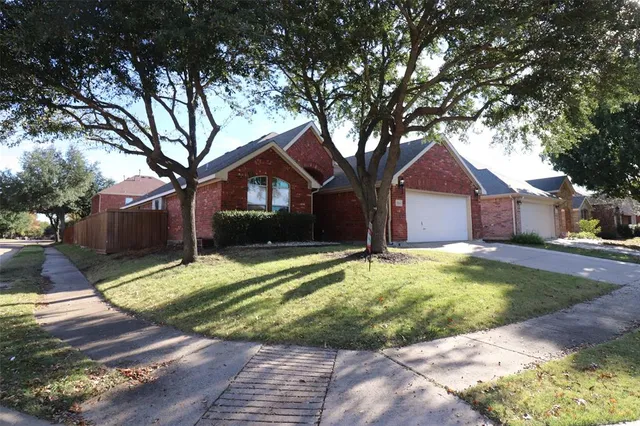$2,350 | 10814-j A J A Forster Drive, Rowlett, TX 75089