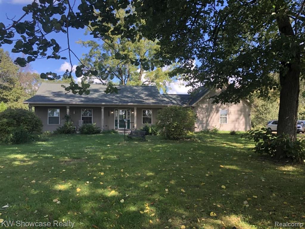 3817 East Dean Road Howell, MI 48855 - Photo 1 of 20