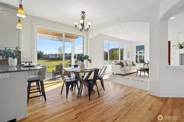 $800,000 | 13514 168th St Court East, Puyallup, WA 98374