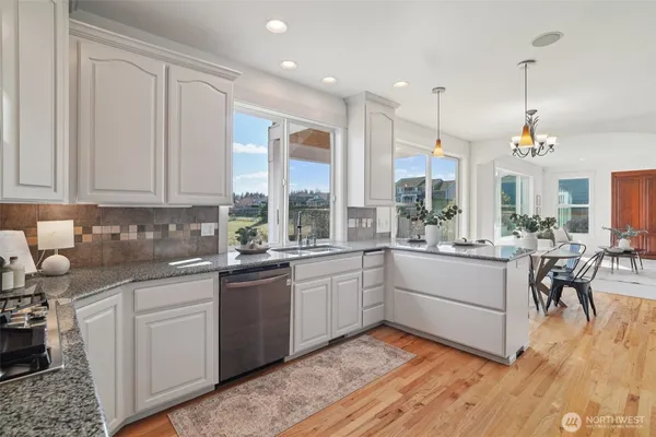 $800,000 | 13514 168th St Court East, Puyallup, WA 98374