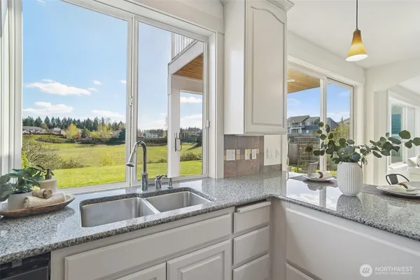 $800,000 | 13514 168th St Court East, Puyallup, WA 98374