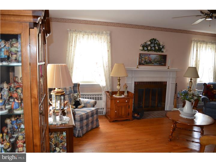 1415 Prospect Ridge Boulevard Haddon Heights, NJ 08035 - Photo 6 of 25 Fireplace