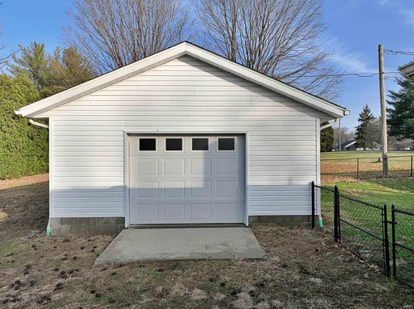 $315,000 | 1047 Sugarland Road, Washington, IN 47501
