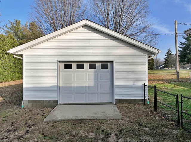 $332,000 | 1047 Sugarland Road, Washington, IN 47501