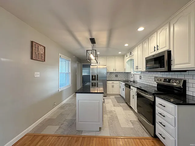 $332,000 | 1047 Sugarland Road, Washington, IN 47501