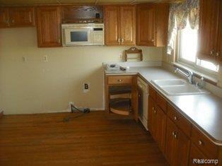 365 Meadowlake Road Canton, MI 48188 - Photo 5 of 8 365 MEADOWLAKE 019