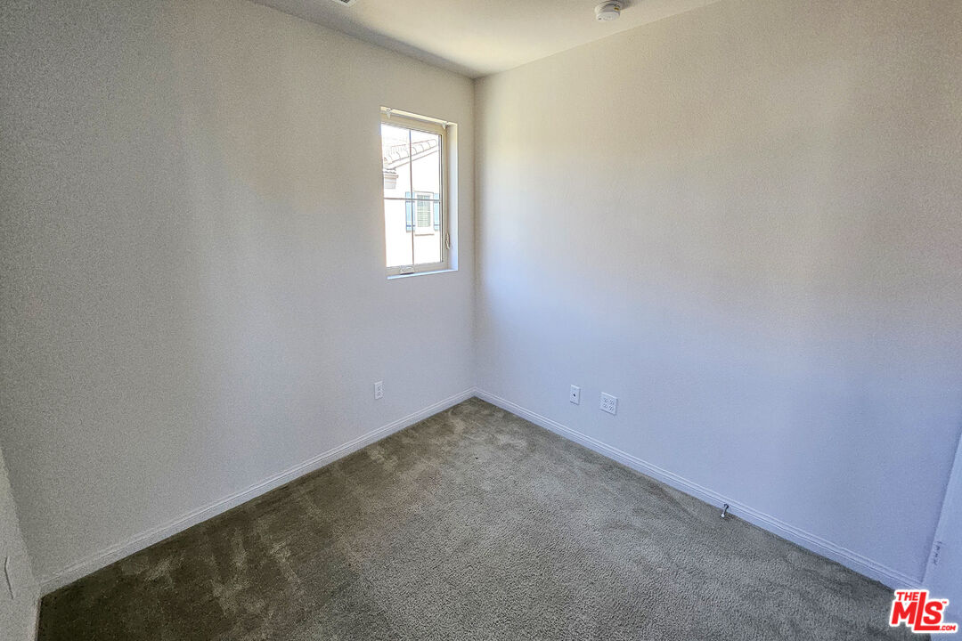 7245 Maple Road Van Nuys, CA 91405 - Photo 12 of 45 an empty room with windows