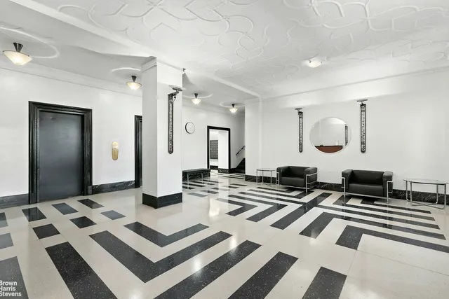 $859,000 | 242 East 19th Street, Unit 7E | Gramercy